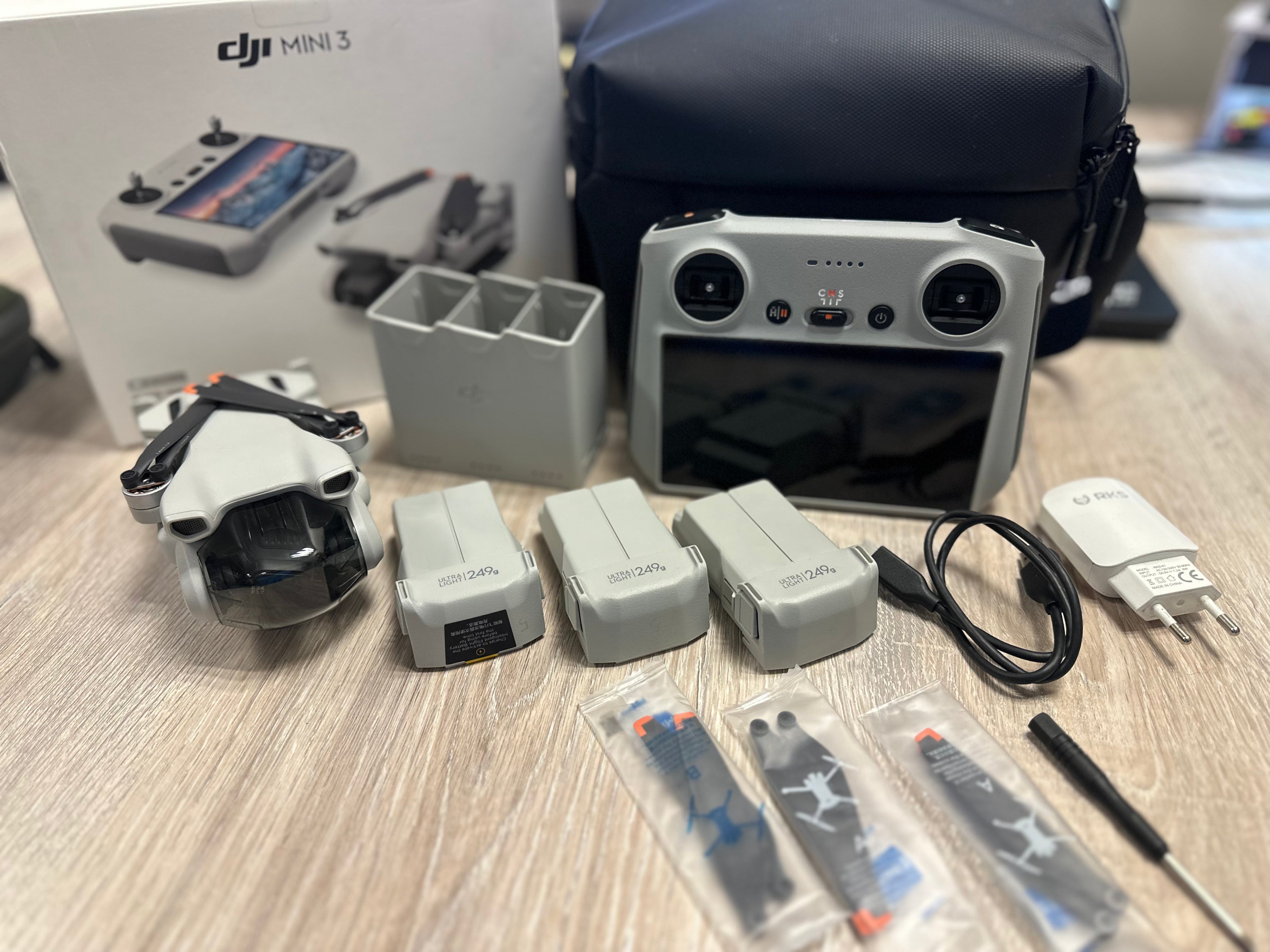 DJI Mini 3 Fly More Combo (DJ RC) Pre Loved