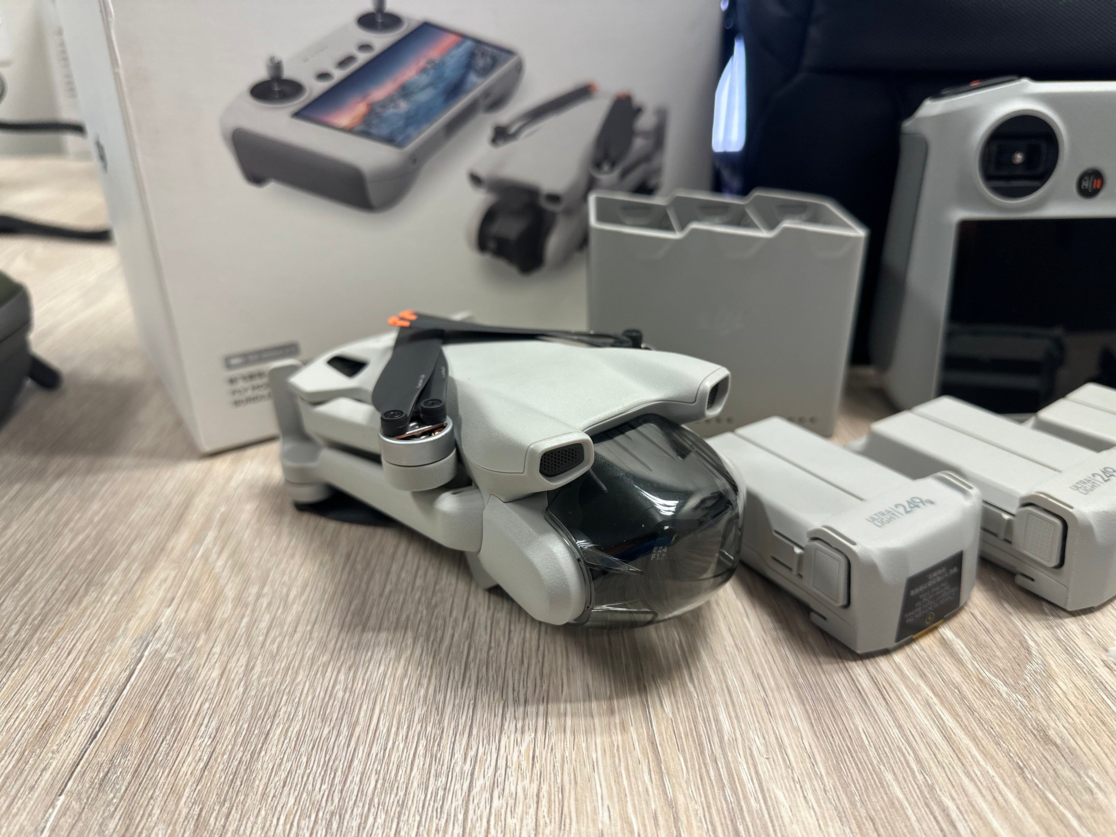 DJI Mini 3 Fly More Combo (DJ RC) Pre Loved