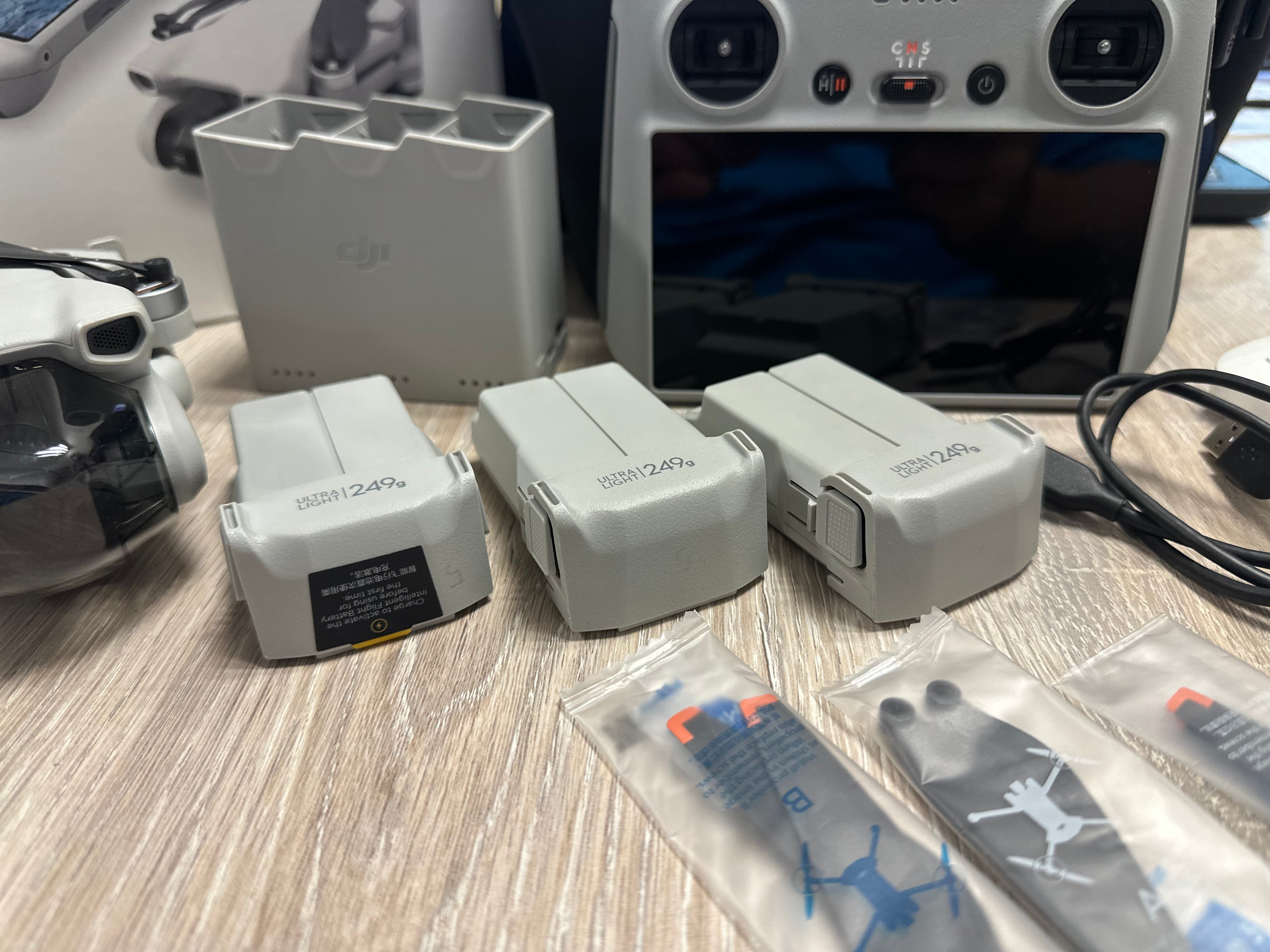 DJI Mini 3 Fly More Combo (DJ RC) Pre Loved