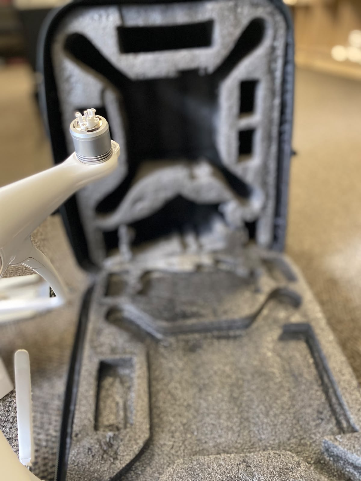 DJI Phantom 4 Standard (3 batteries) - Pre loved